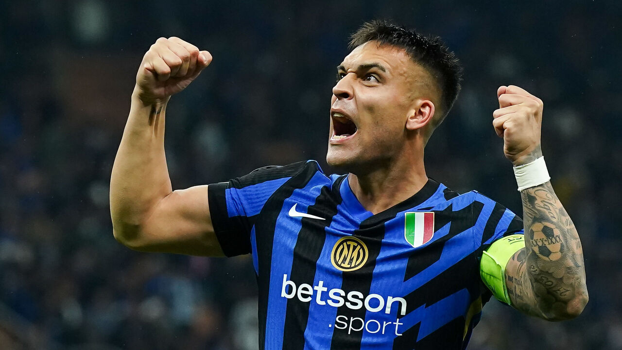MILAN, ITALY - MAY 06: Lautaro Martinez of FC Internazionale celebrates his team's victory and entry into the UEFA Champions League 2024/25 Final after the UEFA Champions League 2024/25 Semi Final Second Leg match between FC Internazionale Milano and FC Barcelona at Giuseppe Meazza Stadium on May 06, 2025 in Milan, Italy.