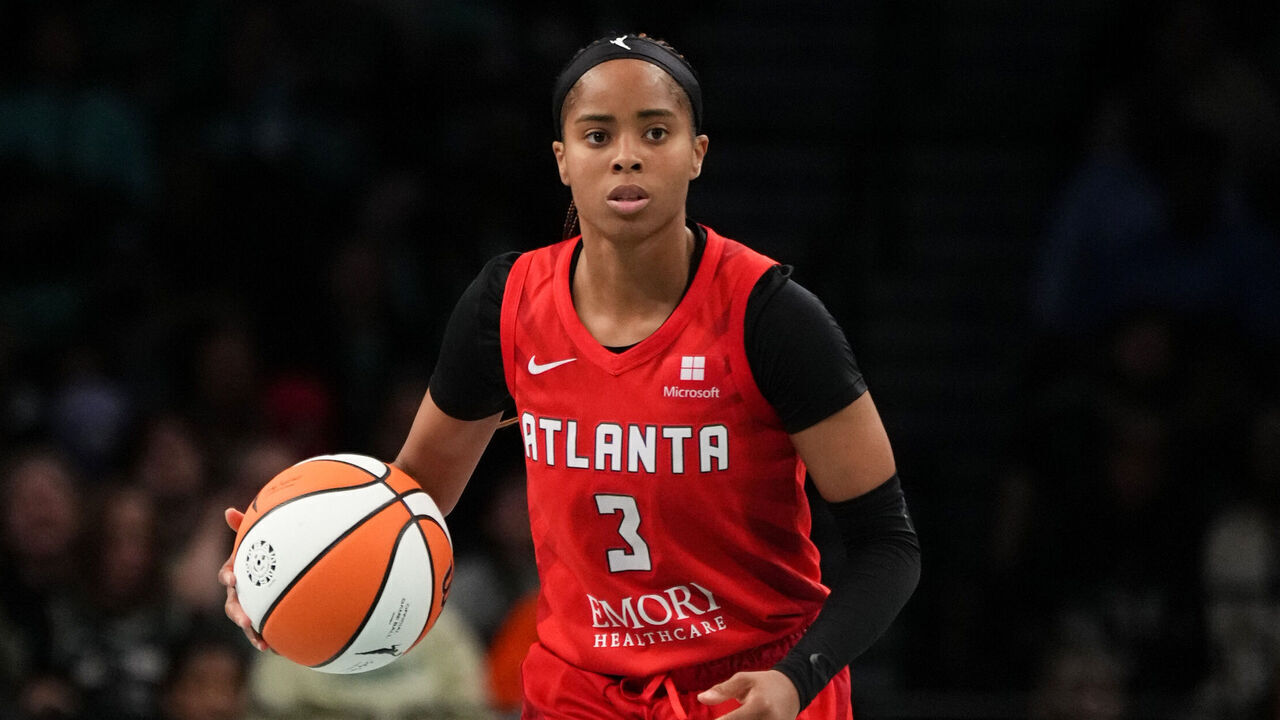 BROOKLYN, NY - SEPTEMBER 24: Jordin Canada #3 of the Atlanta Dream dribbles the ball during the game against the New York Liberty during the 2024 WNBA Playoffs on September 24, 2024 in Brooklyn, New York. Mandatory Copyright Notice: Copyright 2024 NBAE