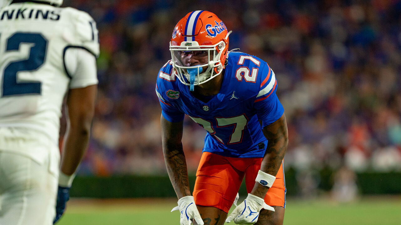 GAINESVILLE, FL - SEPTEMBER 07: Florida Gators defensive back Dijon Johnson (27) gets set during a college football game between the Samford Bulldogs and the Florida Gators on September 7th, 2024 at Ben Hill Griffin Stadium in Gainesville, FL.