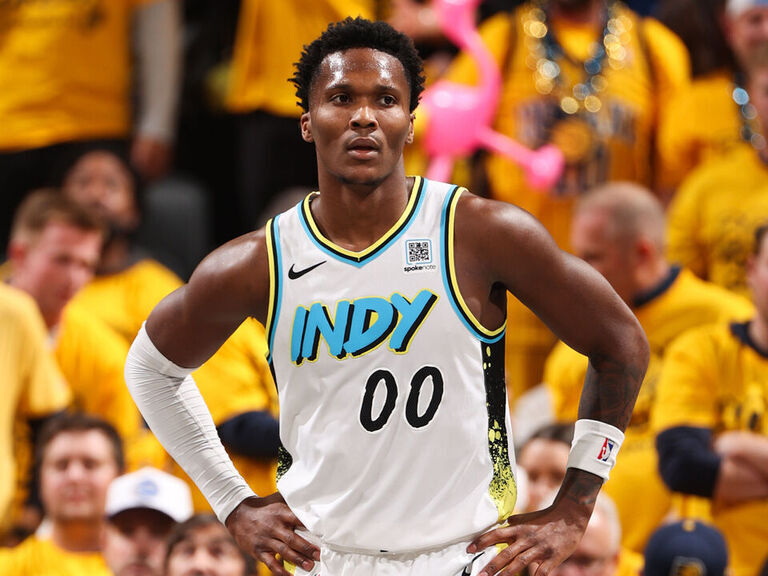Pacers' Mathurin ejected in Game 4 for striking Hunter