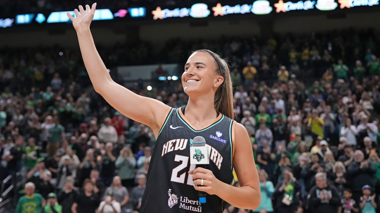 BROOKLYN, NY - MAY 12: Sabrina Ionescu #20 of the New York Liberty waves to the crowd before the game against the Toyota Antelopes during the WNBA Preseason Game on May 12, 2025 at Barclays Center in Brooklyn, New York. Mandatory Copyright Notice: Copyright 2025 NBAE