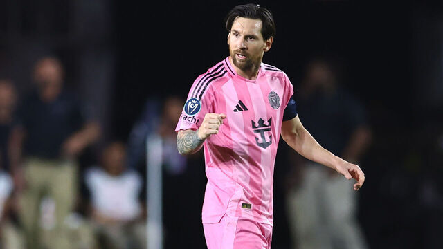 FORT LAUDERDALE, FLORIDA - APRIL 09: Lionel Messi #10 of Inter Miami CF celebrates after scoring the team's first goal during the CONCACAF Champions Cup 2025 Quarter-final second leg match between Inter Miami CF and Los Angeles Football Club at Chase Stadium on April 09, 2025 in Fort Lauderdale, Florida.