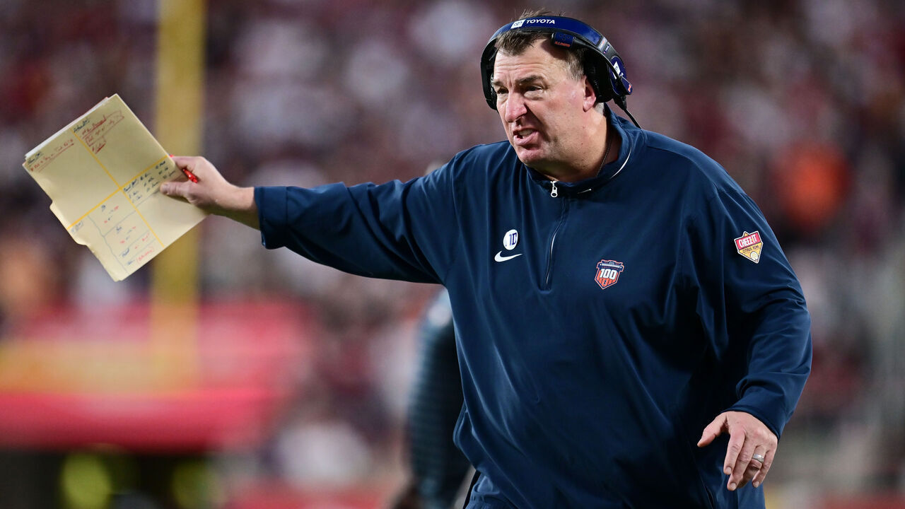 ORLANDO, FLORIDA - DECEMBER 31: head coach Bret Bielema of the Illinois Fighting Illini reacts during the second half of the 2024 Cheez-It Citrus Bowl against the South Carolina Gamecocks at Camping World Stadium on December 31, 2024 in Orlando, Florida.