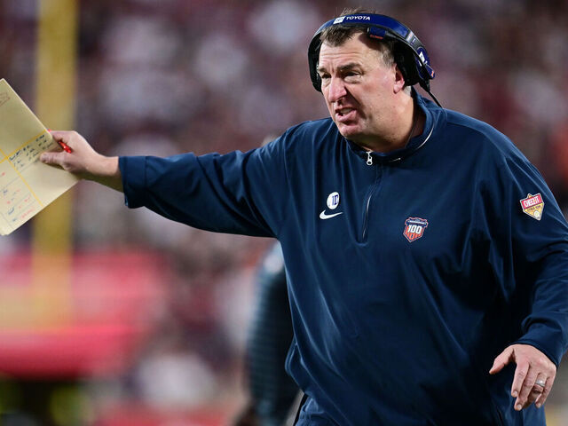 ORLANDO, FLORIDA - DECEMBER 31: head coach Bret Bielema of the Illinois Fighting Illini reacts during the second half of the 2024 Cheez-It Citrus Bowl against the South Carolina Gamecocks at Camping World Stadium on December 31, 2024 in Orlando, Florida.