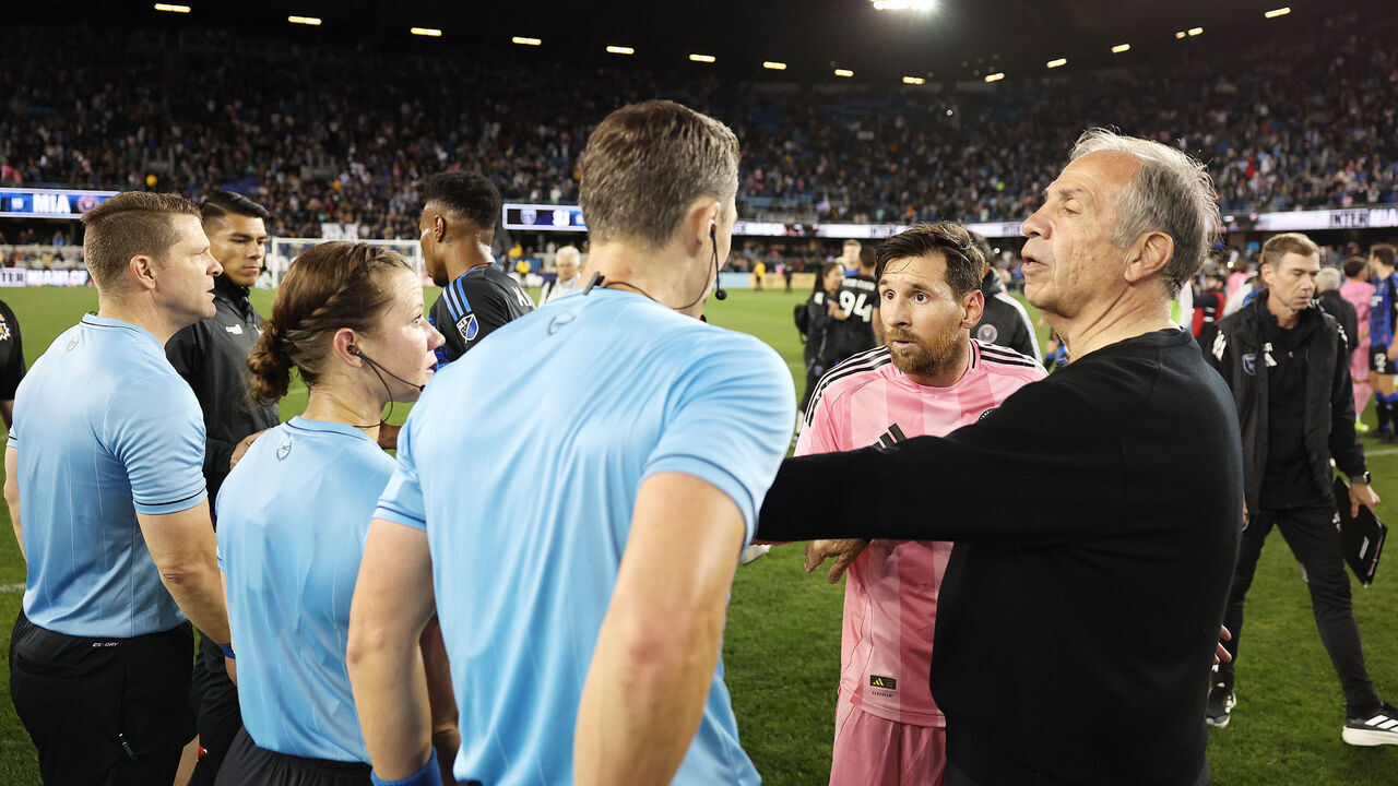 SAN JOSE, CALIFORNIA - MAY 14: Lionel Messi #10 of Inter Miami CF argues with referees at the end of the match between San Jose Earthquakes and Inter Miami CF at PayPal Park on May 14, 2025 in San Jose, California.