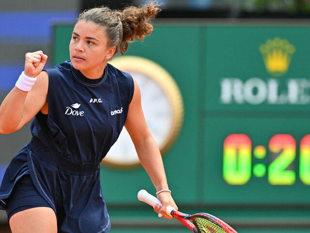Italy's Jasmine Paolini reacts during the women's singles semi-final match against USA's Peyton Stearns during the WTA Rome Open tennis tournament at Foro Italico in Rome on May 15, 2025.