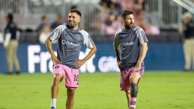 FORT LAUDERDALE, FLORIDA - OCTOBER 25: Lionel Messi and Jordi Alba of Inter Miami CF (2) during warm ups before round one of the 2024 MLS playoff game against Atlanta United FC (1) at the Chase Stadium on October 25th, 2024 in Fort Lauderdale, Florida, USA.