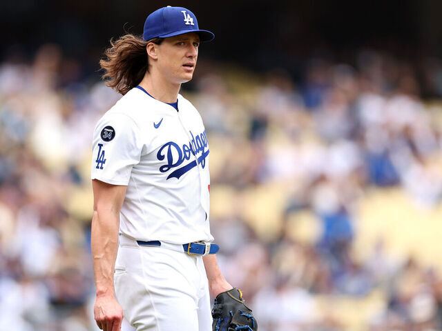 LOS ANGELES, CALIFORNIA - APRIL 27: Tyler Glasnow #31 of the Los Angeles Dodgers reacts against the Pittsburgh Pirates during the first inning at Dodger Stadium on April 27, 2025 in Los Angeles, California.