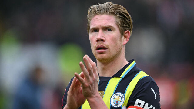 Manchester City's Belgian midfielder #17 Kevin De Bruyne applauds fans after the English FA Cup fourth round football match between Leyton Orient and Manchester City at Gaughan Group Stadium, Brisbane Road in east London on February 8, 2025. City won the game 2-1.