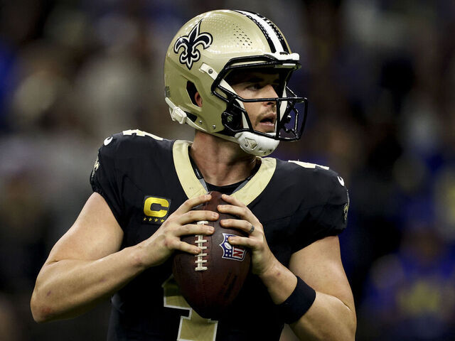 NEW ORLEANS, LOUISIANA - DECEMBER 1: Derek Carr #4 of the New Orleans Saints plays against the Los Angeles Rams during the second half of a game at the Caesars Superdome on December 1, 2024 in New Orleans, Louisiana.