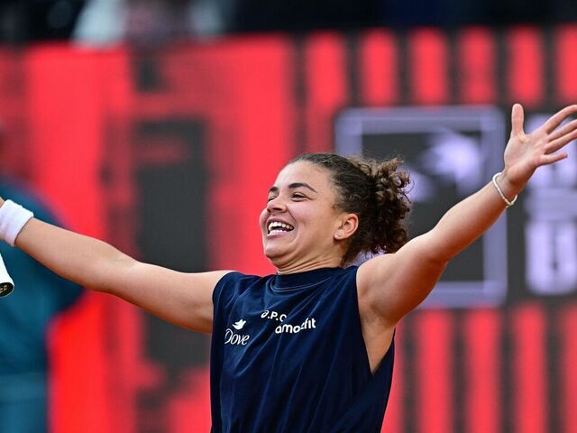 Italy's Jasmine Paolini celebrates after victory during her women's singles final match against USA's Coco Gauff during the WTA Rome Open tennis tournament at Foro Italico in Rome on May 17, 2025.