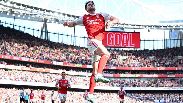 LONDON, ENGLAND - MAY 18: Declan Rice of Arsenal celebrates scoring his team's first goal during the Premier League match between Arsenal FC and Newcastle United FC at Emirates Stadium on May 18, 2025 in London, England.