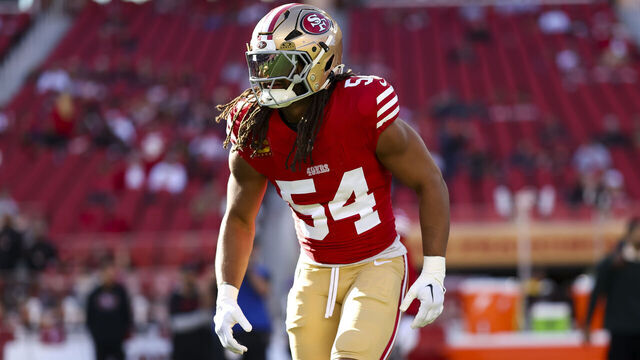SANTA CLARA, CALIFORNIA - DECEMBER 8: Linebacker Fred Warner #54 of the San Francisco 49ers warms up prior to an NFL football game against the Chicago Bears, at Levi's Stadium on December 8, 2024 in Santa Clara, California.