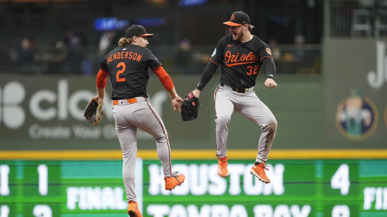 MILWAUKEE, WISCONSIN - MAY 21: Gunnar Henderson #2 and Ryan O'Hearn #32 of the Baltimore Orioles celebrate after defeating the Milwaukee Brewers 8-4 in eleven innings at American Family Field on May 21, 2025 in Milwaukee, Wisconsin.