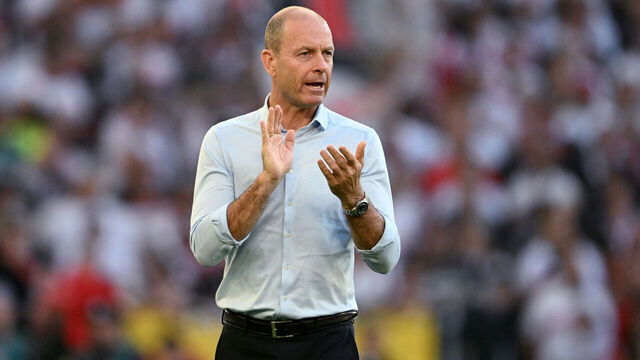 STUTTGART, GERMANY - MAY 11: Jess Thorup, Head Coach of FC Augsburg, gestures during the Bundesliga match between VfB Stuttgart and FC Augsburg at MHPArena on May 11, 2025 in Stuttgart, Germany.