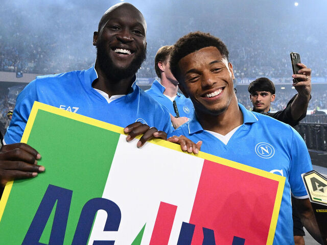NAPLES, ITALY - MAY 23: Romelu Lukaku and David Neres of Napoli celebrates at the end of the Serie A match between Napoli and Cagliari at Stadio Diego Armando Maradona on May 23, 2025 in Naples, Italy.