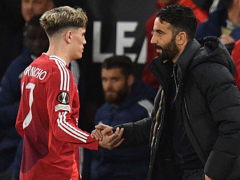 Report: Amorim informs United players he's staying; Garnacho told to leave Report: Amorim informs United players he's staying; Garnacho told to leave