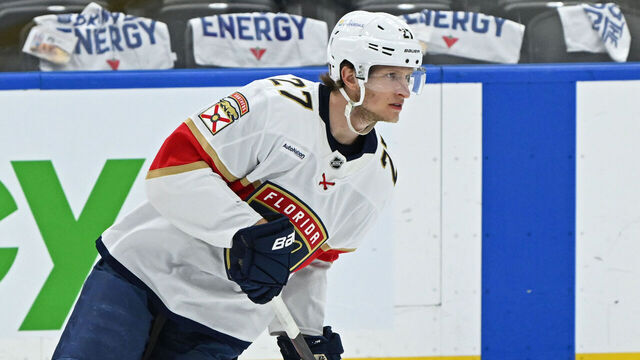 TORONTO, ON - MAY 07: Florida Panthers Center Eetu Luostarinen (27) in warmups prior to the Stanley Cup Playoffs Second Round Game 2 between the Florida Panthers and Toronto Maple Leafs on May 7, 2025 at Scotiabank Arena in Toronto, On.