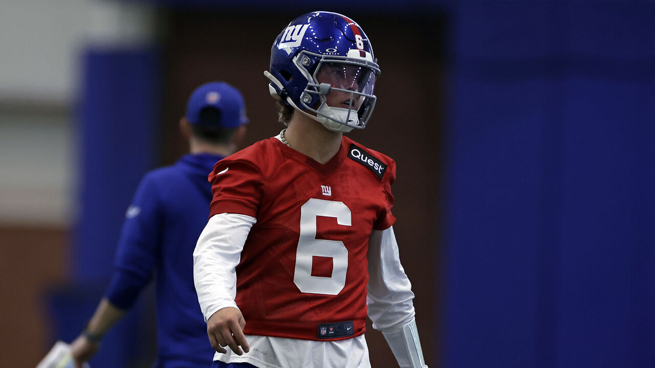 EAST RUTHERFORD, NEW JERSEY - MAY 09: Jaxson Dart #6 of the New York Giants during rookie minicamp at NY Giants Quest Diagnostics Training Center on May 09, 2025 in East Rutherford, New Jersey.