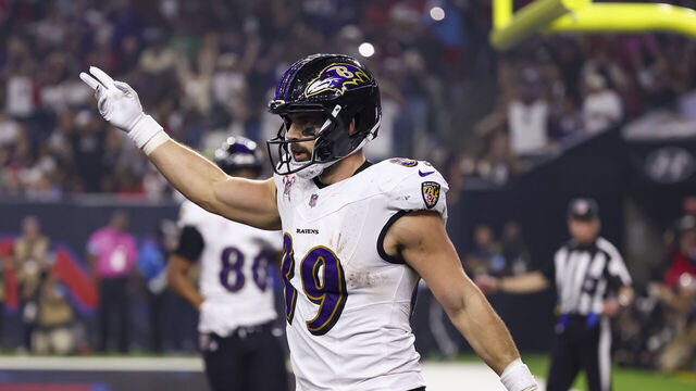 HOUSTON, TX - DECEMBER 25: Baltimore Ravens tight end Mark Andrews (89) scores a touchdown in the third quarter during the NFL game between the Baltimore Ravens and Houston Texans on December 25, 2024 at NRG Stadium in Houston, Texas.