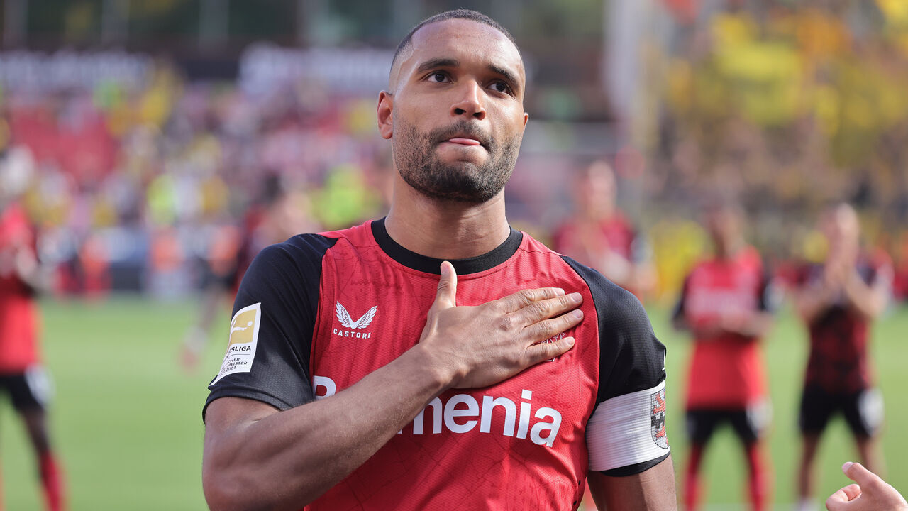 LEVERKUSEN, GERMANY - MAY 11: Jonathan Tah of Bayer Leverkusen Farewell to the fans Farewell after the Bundesliga match between Bayer 04 Leverkusen and Borussia Dortmund at BayArena on May 11, 2025 in Leverkusen, Germany.