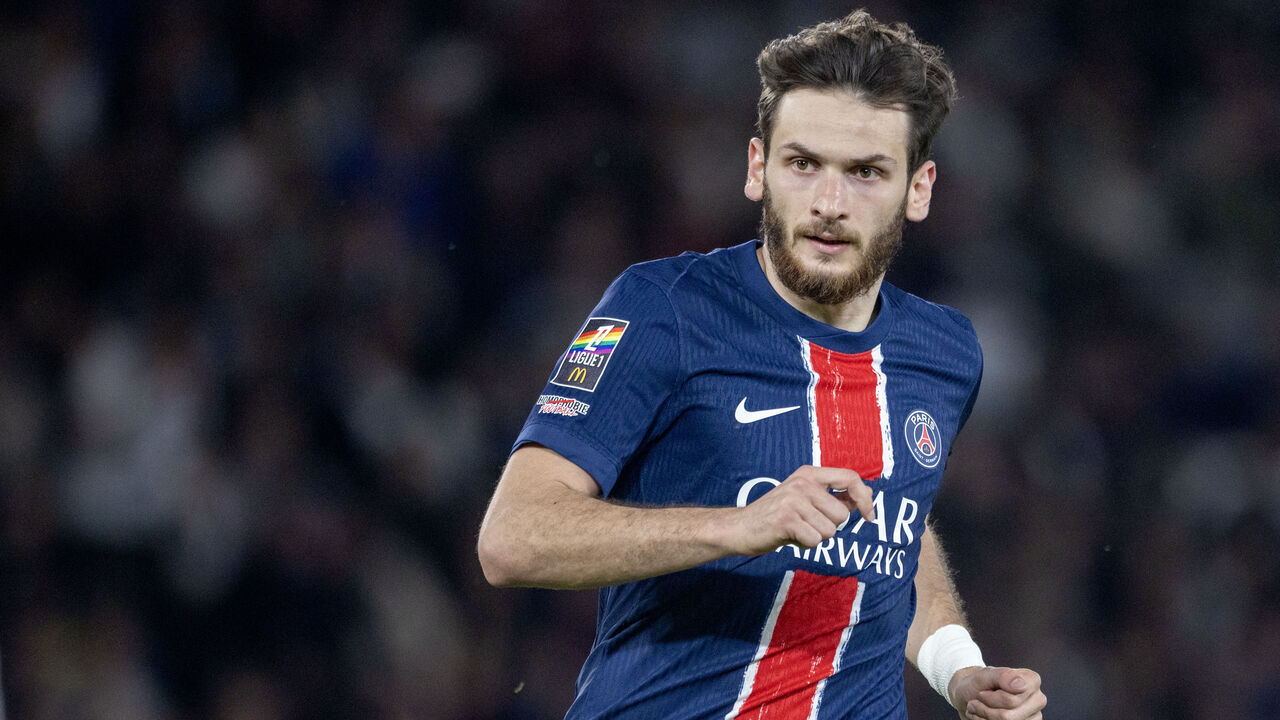 PARIS, FRANCE - MAY 17: Khvicha Kvaratskhelia #7 of Paris Saint-Germain during the Paris Saint-Germain V AJ Auxerre, French Ligue 1 regular season match at Parc des Princes on May 17th, 2025 in Paris, France