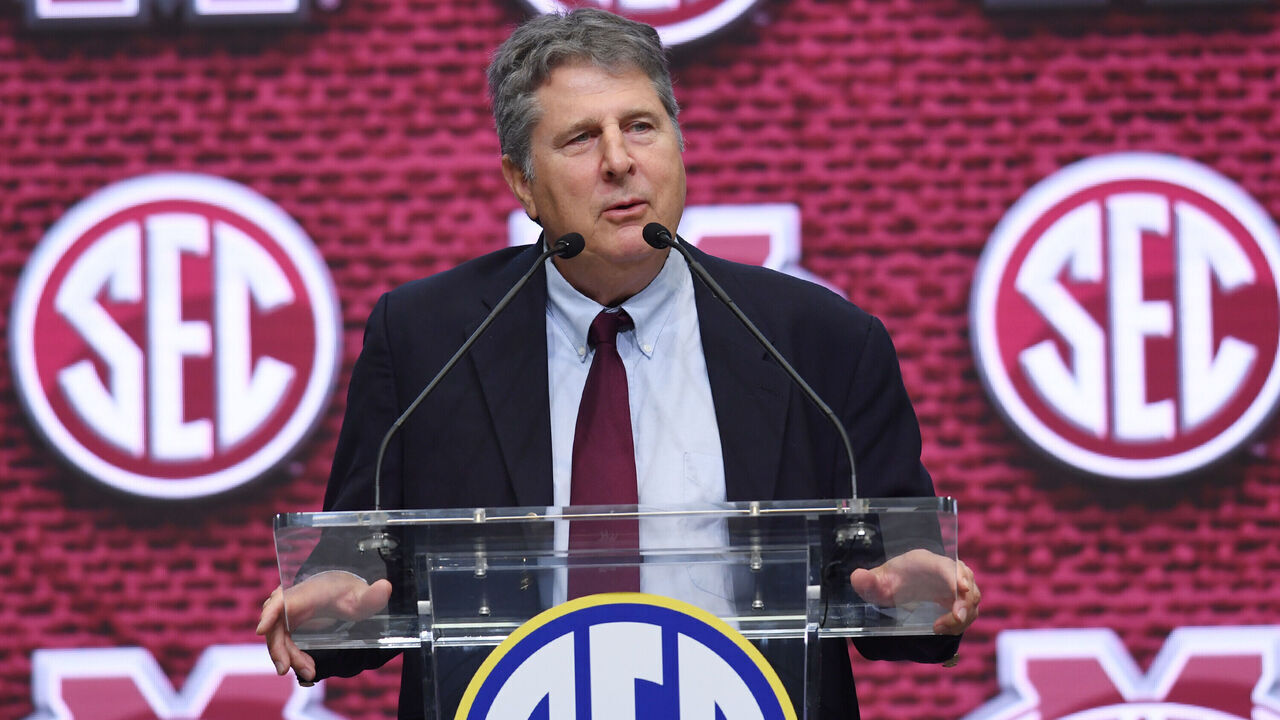 ATLANTA, GA - JULY 19: Mississippi State Bulldogs Head Coach Mike Leach addresses the media during the SEC Football Kickoff Media Days on July 19, 2022, at the College Football Hall of Fame in Atlanta, GA.