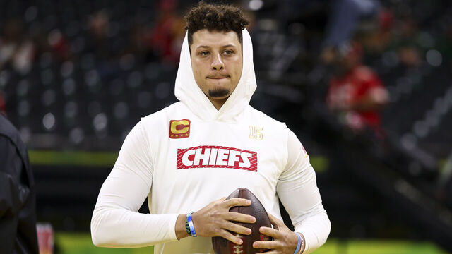 NEW ORLEANS, LOUISIANA - FEBRUARY 09: Patrick Mahomes #15 of the Kansas City Chiefs warms up before Super Bowl LIX against the Philadelphia Eagles at Caesars Superdome on February 9, 2025 in New Orleans, Louisiana.