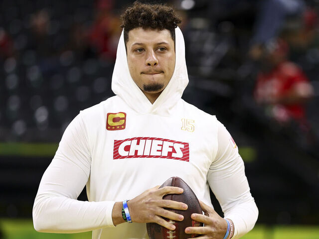NEW ORLEANS, LOUISIANA - FEBRUARY 09: Patrick Mahomes #15 of the Kansas City Chiefs warms up before Super Bowl LIX against the Philadelphia Eagles at Caesars Superdome on February 9, 2025 in New Orleans, Louisiana.