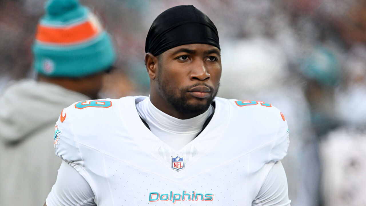 CLEVELAND, OHIO - DECEMBER 29: Jonnu Smith #9 of the Miami Dolphins looks on prior to a game against the Cleveland Browns at Huntington Bank Field on December 29, 2024 in Cleveland, Ohio.