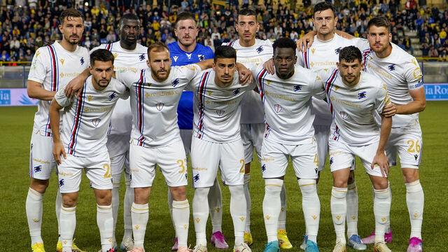 Players of UC Sampdoria line up for a team photo during the Serie B match between SS Juve Stabia and UC Sampdoria at Stadio Romeo Menti Castellammare Di Stabia Italy on 13 May 2025.