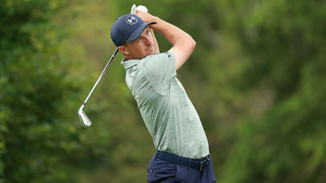 Jordan Spieth of the United States plays his tee shot on the 4th hole during the first round of The Memorial Tournament presented by Workday at Muirfield Village Golf Club in Dublin, Ohio, USA onThursday, May 29, 2025.
