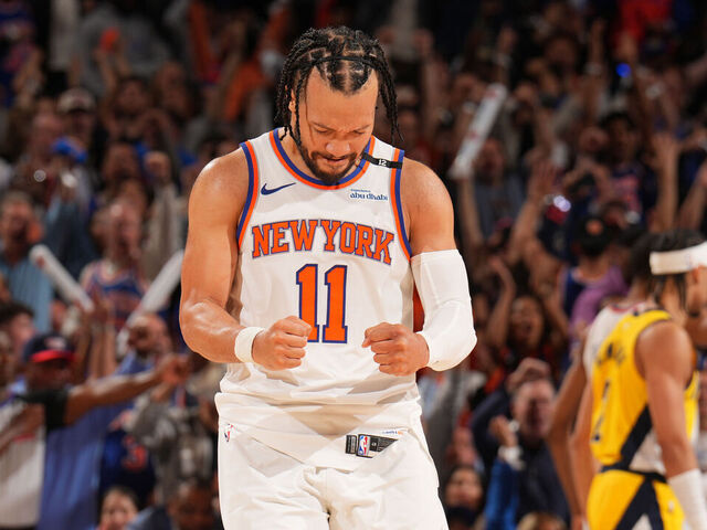 NUEVA YORK, NY - 29 DE MAYO: Jalen Brunson, número 11 de los New York Knicks, celebra durante el partido contra los Indiana Pacers, en el quinto partido de las Finales de la Conferencia Este de 2025, el 29 de mayo de 2025 en el Madison Square Garden de Nueva York. Aviso obligatorio de derechos de autor: Copyright 2025 NBAE