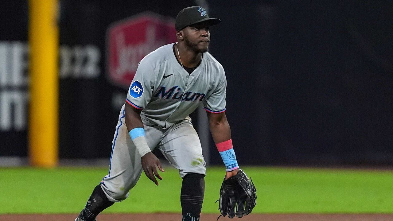 SAN DIEGO, CALIFORNIA - MAY 27: Ronny Simon #41 of the Miami Marlins during the game against the San Diego Padres at Petco Park on May 27, 2025 in San Diego, California.