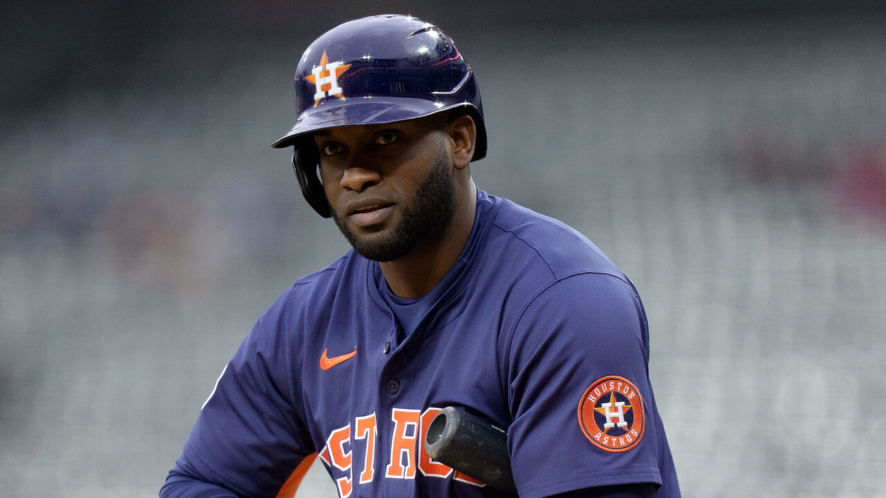 CHICAGO, ILLINOIS - MAY 2: Yordan Alvarez #44 of the Houston Astros prepares to bat during a game against the Houston Astros at Rate Field on May 2, 2025 in Chicago, Illinois.