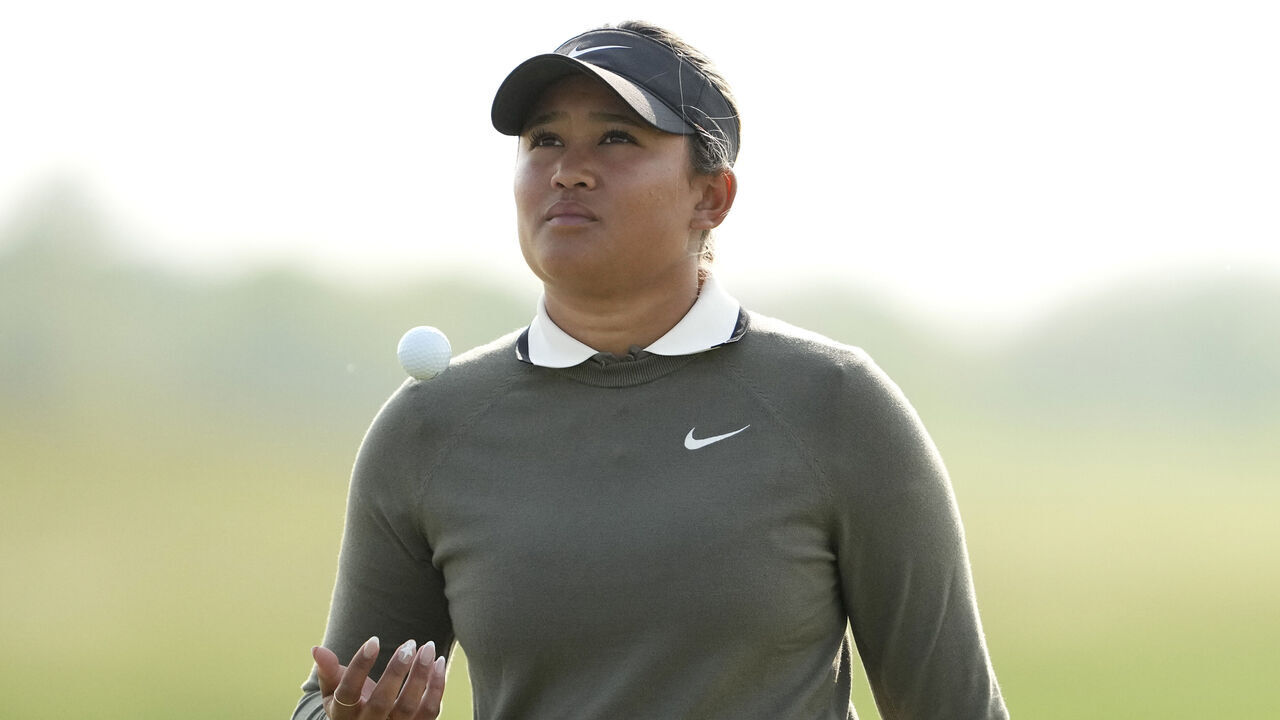 ERIN, WISCONSIN - MAY 30: Amari Avery of the United States walks off the 18th green during the second round of the U.S. Women's Open presented by Ally 2025 at Erin Hills Golf Course on May 30, 2025 in Erin, Wisconsin.