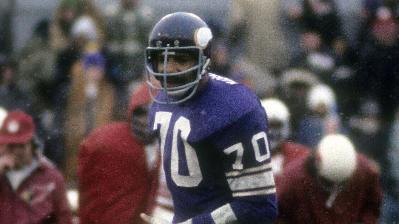 MINNEAPOLIS, MN - DECEMBER 21: Jim Marshall #70 of the Minnesota Vikings looks on waiting for the St. Louis Cardinals offense to come to the line of scrimmage during an NFL football game at Metropolitan Stadium December 21, 1974 in Minneapolis, Minnesota. Marshall played for the Vikings from 1961-79.