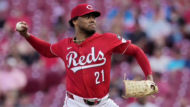 CINCINNATI, OHIO - JUNE 03: Hunter Greene #21 of the Cincinnati Reds pitches in the first inning against the Milwaukee Brewers at Great American Ball Park on June 03, 2025 in Cincinnati, Ohio.