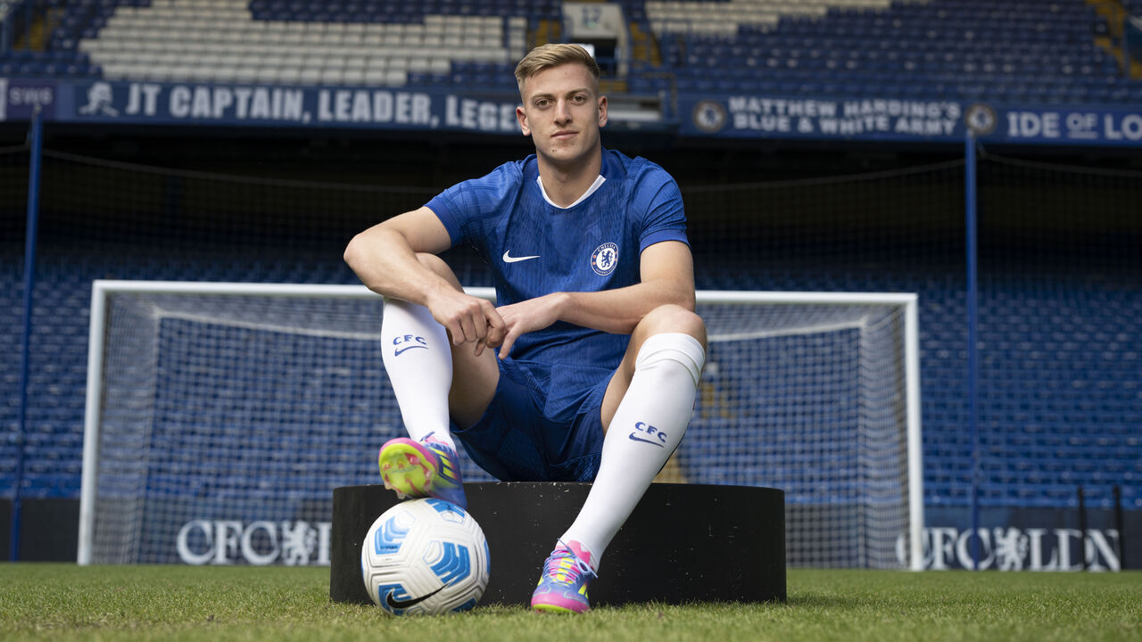 LONDON, ENGLAND - JUNE 03: Liam Delap of Chelsea poses for a photo as Chelsea unveil him as a new signing ahead of the 2025/2026 season at Stamford Bridge on June 03, 2025 in London, England.