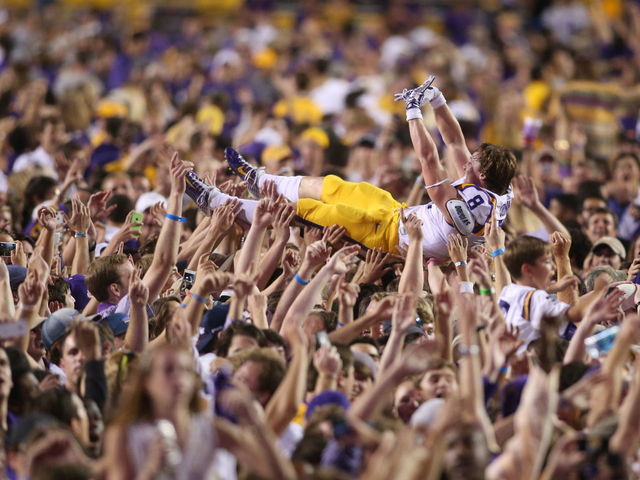 Top 10 most imposing college football stadiums
