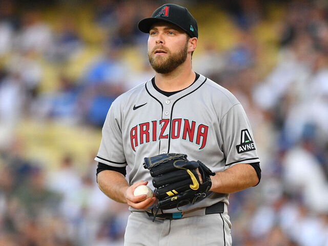 LOS ANGELES, CA - MAY 21: Arizona Diamondbacks pitcher Corbin Burnes (39) looks on during the MLB game between the Arizona Diamondbacks and the Los Angeles Dodgers on May 21, 2025 at Dodger Stadium in Los Angeles, CA.