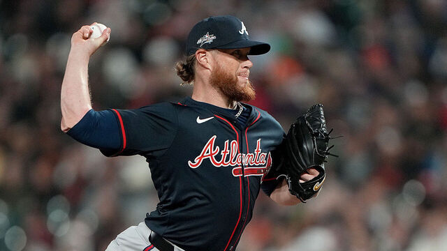 SAN FRANCISCO, CALIFORNIA - JUNE 06: Craig Kimbrel #46 of the Atlanta Braves pitches against the San Francisco Giants in the bottom of the seventh inning at Oracle Park on June 06, 2025 in San Francisco, California.