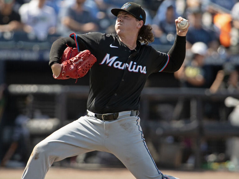 Marlins' Weathers takes throw to head, exits after 57 pitches