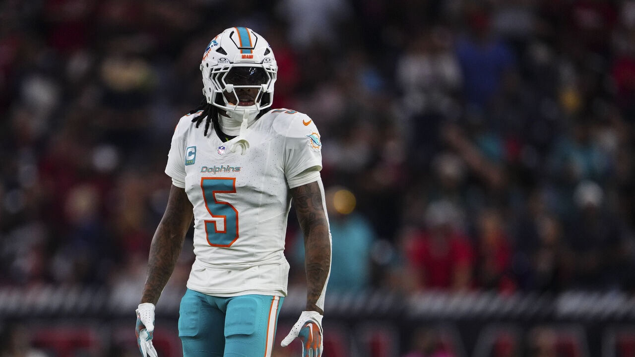 HOUSTON, TX - DECEMBER 15: Jalen Ramsey #5 of the Miami Dolphins lines up before the snap during an NFL football game against the Houston Texans at NRG Stadium on December 15, 2024 in Houston, Texas.