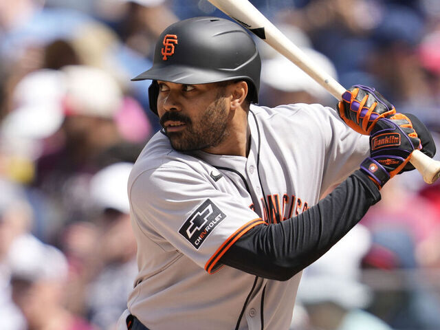 Astros sign Wade to MLB deal as part of 6-player roster sha…