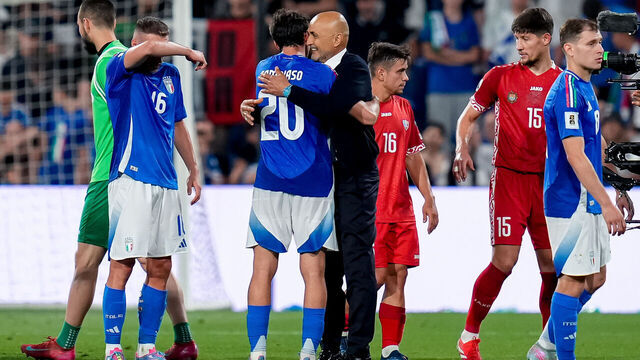 Luciano Spalletti head coach of Italy hugs Andrea Cambiaso during the FIFA 2026 Qualifier match between Italy and Moldova at Mapei Stadium on June 09, 2025 in Reggio Emilia, Italy.