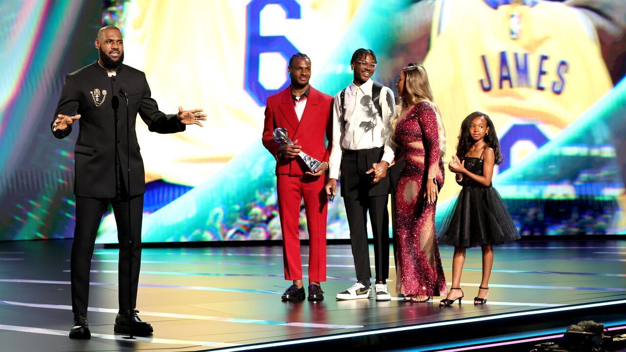 HOLLYWOOD, CALIFORNIA - JULY 12: (L-R) LeBron James, winner of Best Record-Breaking Performance, Bronny James, Bryce James, Savannah James and Zhuri James speak onstage during The 2023 ESPY Awards at Dolby Theatre on July 12, 2023 in Hollywood, California.