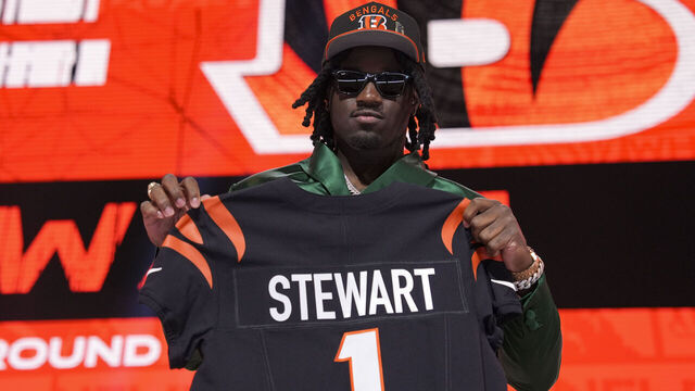 GREEN BAY, WISCONSIN - APRIL 24: Texas A&M defensive lineman Shemar Stewart poses after being selected 17th overall by the Cincinnati Bengals during the first round of the 2025 NFL Draft on April 24, 2025 in Green Bay, Wisconsin.