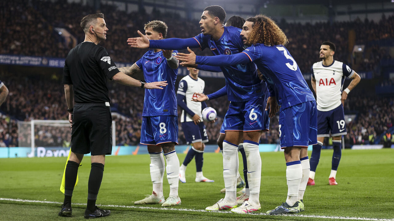 LONDON, ENGLAND - APRIL 03: Enzo Fernández, Levi Colwill and Marc Cucurella of Chelsea surround VAR monitor before Referee Craig Pawson disallows Spurs second half equaliser during the Premier League match between Chelsea FC and Tottenham Hotspur FC at Stamford Bridge on April 03, 2025 in London, England.