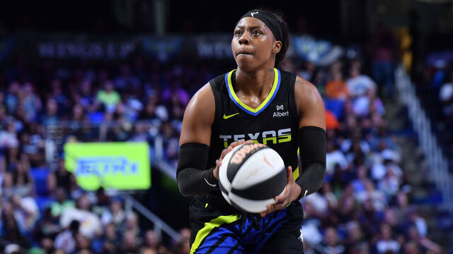 ARLINGTON, TX - JUNE 8: Arike Ogunbowale #24 of the Dallas Wings free throw during the game against the Minnesota Lynx during the WNBA Commissioners Cup game on June 8, 2025 at the College Park Center in Arlington, TX. Mandatory Copyright Notice: Copyright 2025 NBAE